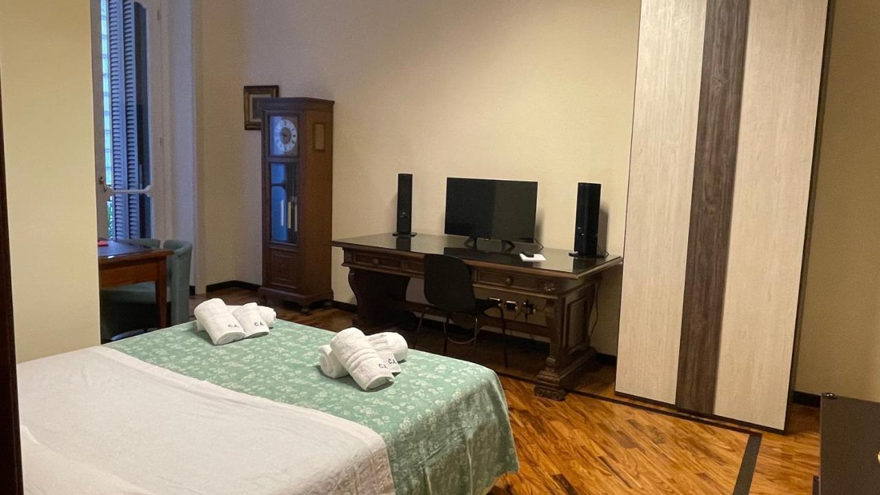 Caravaggio Apartment Наполи Екстериор снимка